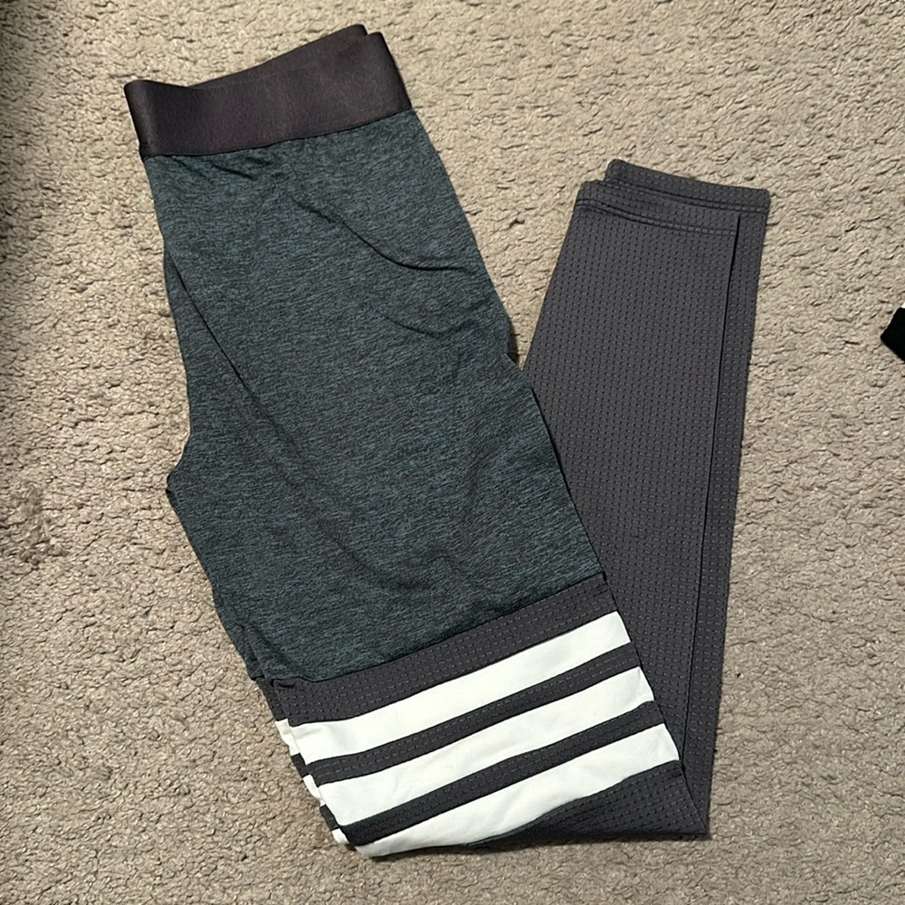 Bombshell Sportswear Leggings (size M)
